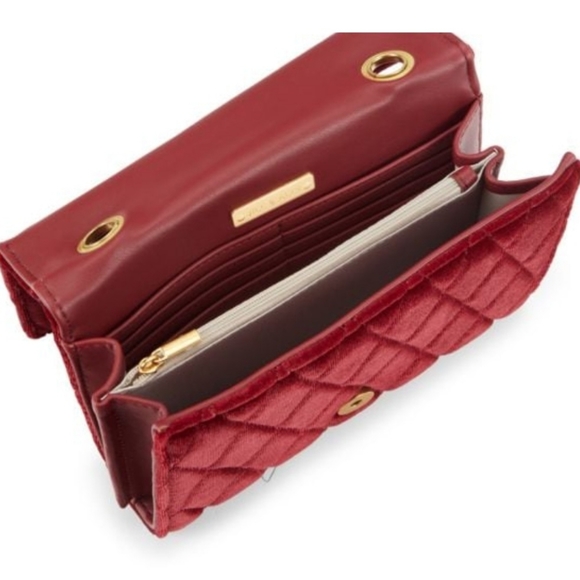 Jill & Ally Guilted Red Bag - Picture 3 of 4